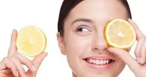 抽煙牙齒黃怎么變白，快速去除煙漬小妙招